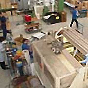 Atelier de découpe pour bordures et liserés