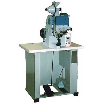Pose oeillets programmable perforante